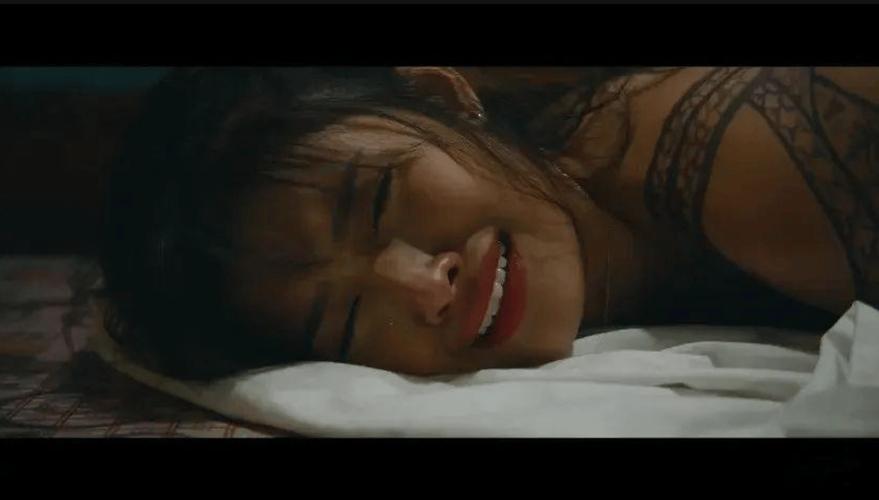 免费三级电影在线观看，精彩不断，让你一次看个够