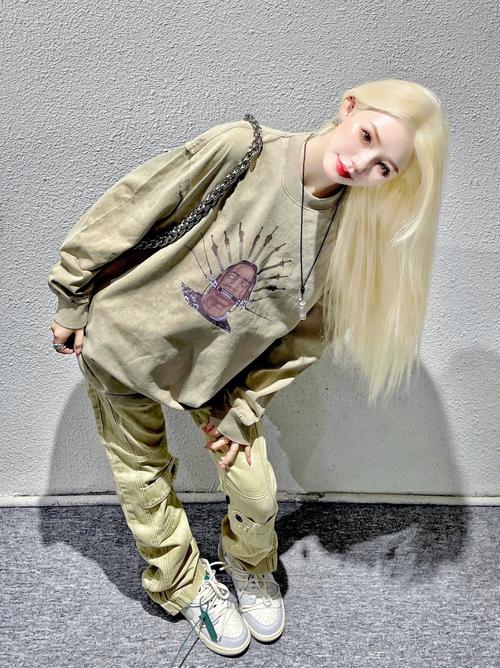 最强 RAPPER 女潮水仙踪林嘻哈潮牌 T 恤