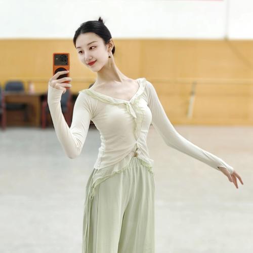 舞蹈的魅力老林唐婉儿舞蹈服装，舒适亲肤，时尚美观