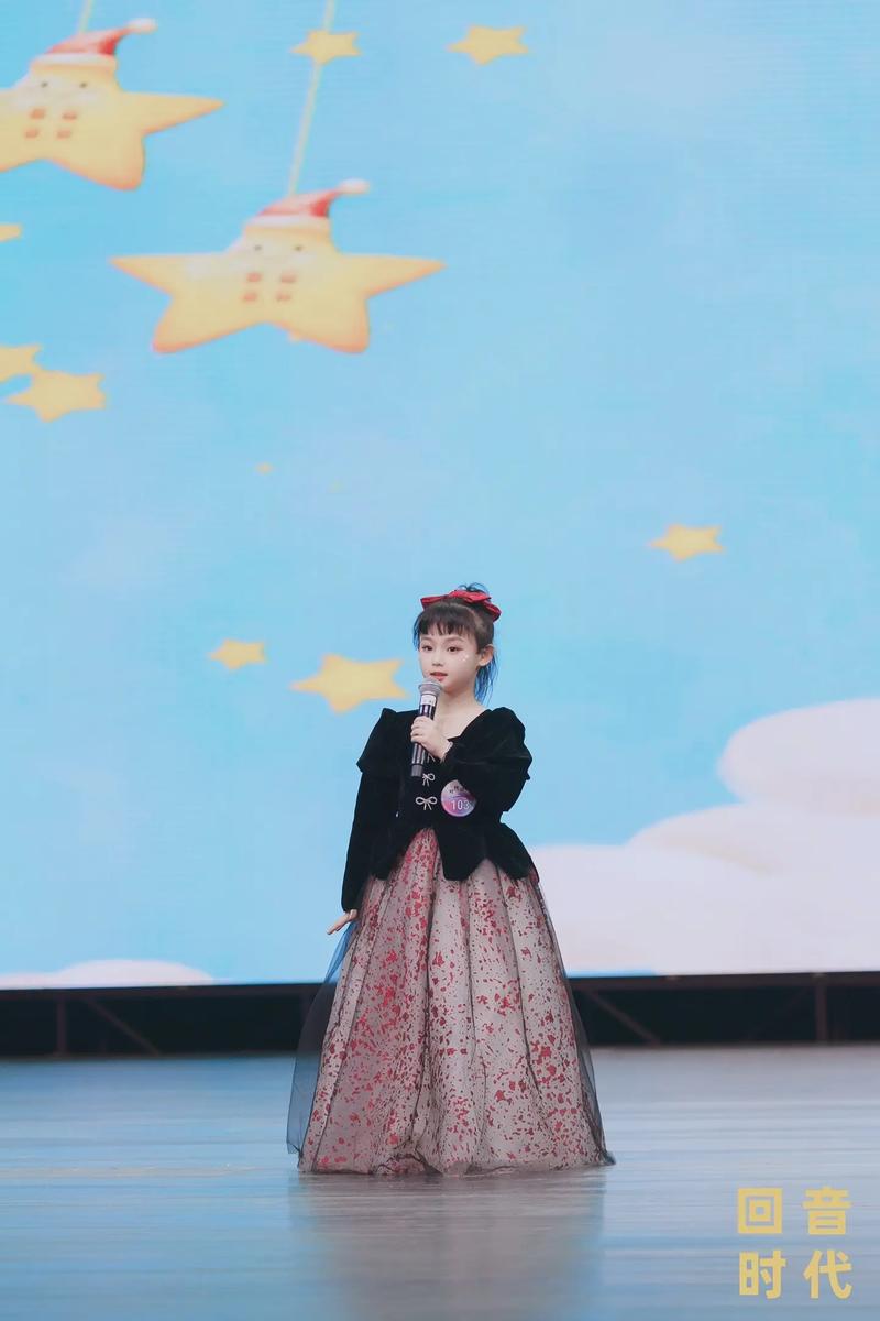 极具潜力的 12 岁小女孩 rapper，拥有独特的音乐风格和舞台魅力