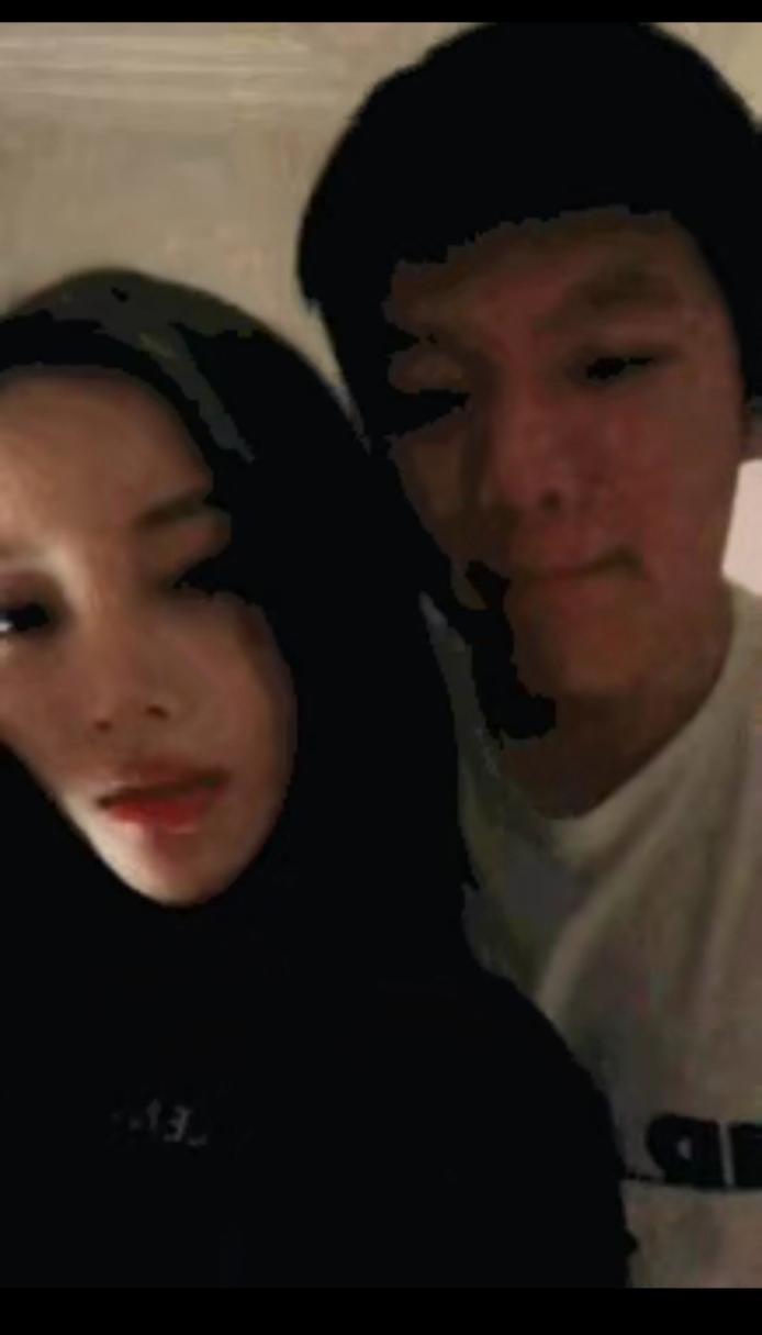 李小璐和 PGone 亲密视频曝光，震惊全网他们到底发生了什么？