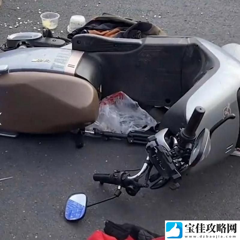 在车里被撞了八次