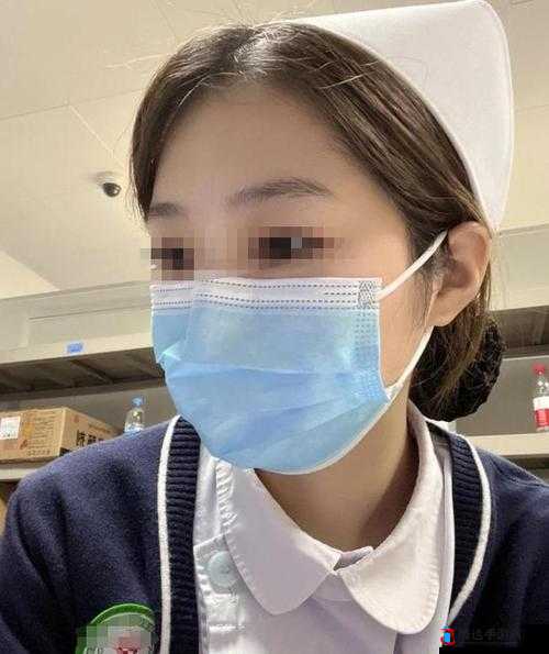 饥渴护士**被发现:意外的尴尬场景