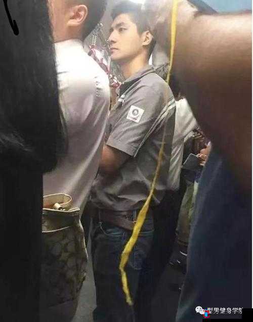 帅哥之间奇特行为:互吃 JJ 引关注