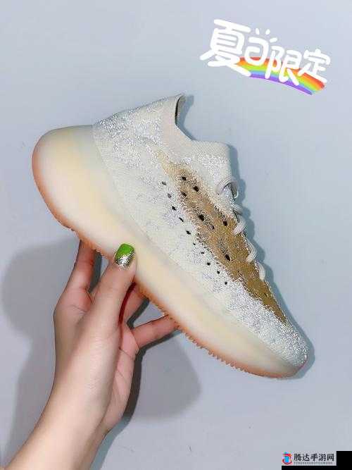 YEEZY380 蜜桃粉满天:梦幻之粉,点亮你的时尚之旅