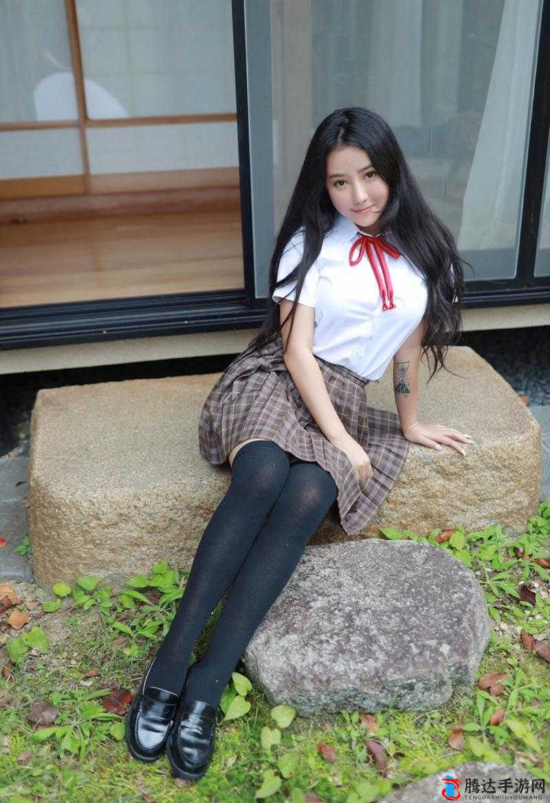 日本***毛耸耸 XXX:探寻日本校园文化的另一面