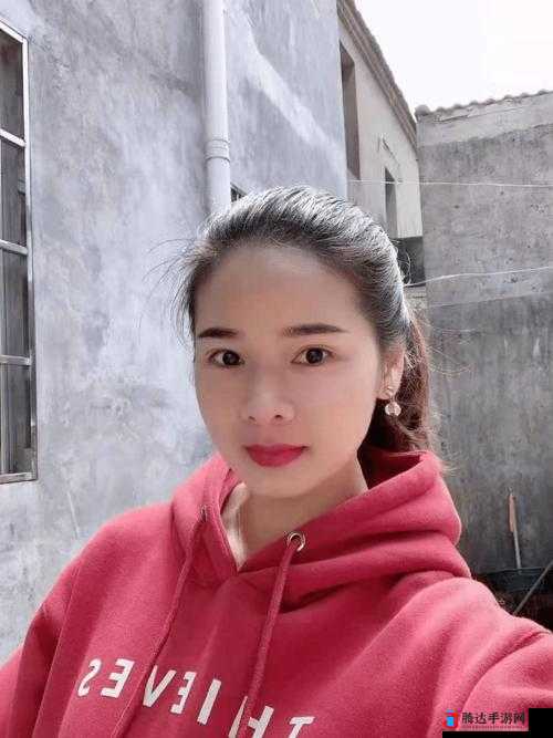 91艺校小仙女琳琳在线：带你领略不一样的艺术世界