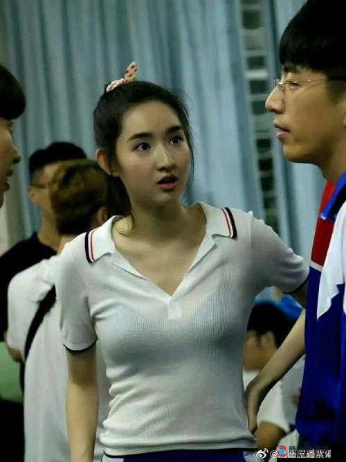 从校服衣袖窥探那隐藏的葡萄之奇妙视角