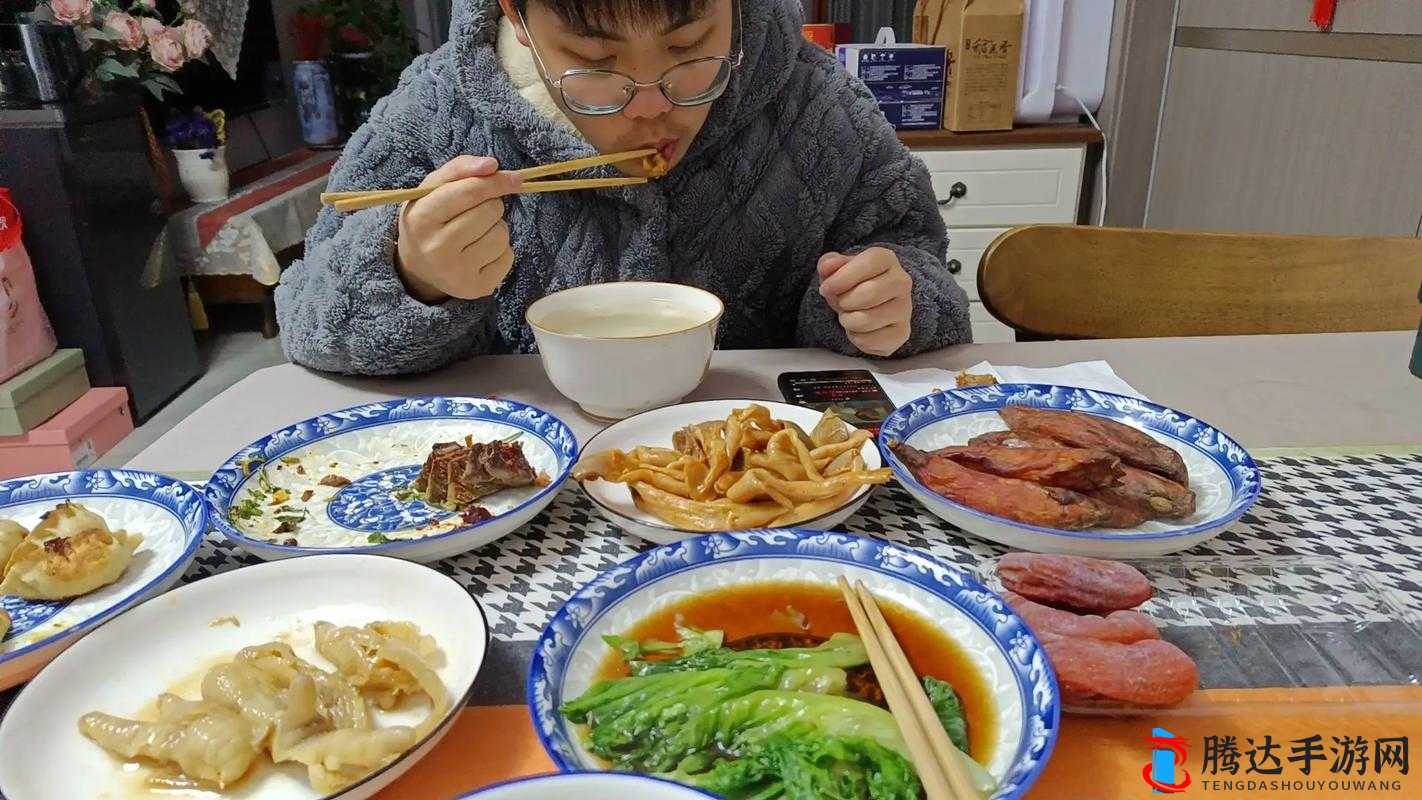 老公的叔叔天天在我家吃饭正常吗：这种情况究竟该如何看待