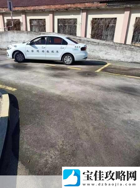 女性跟教练晚上练车合适吗