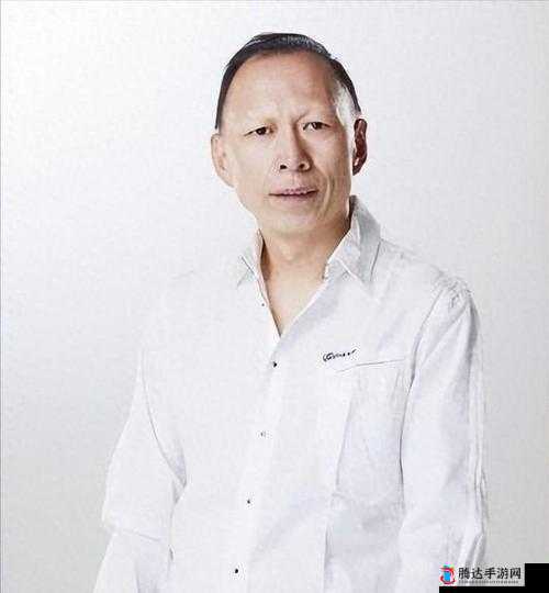 白洁与李明穿着衬衣所引发的故事