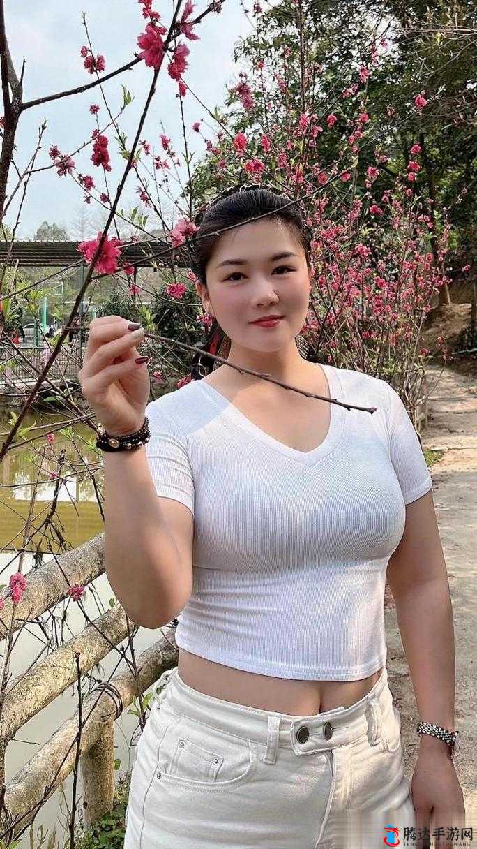 jzzijzzi胖胖的成熟少妇:一位极具魅力的女性