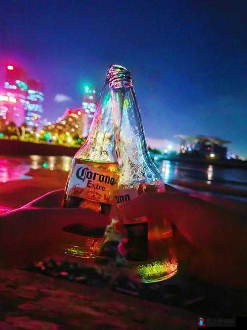在浪漫的夜晚,我们一起撑起了好几把小雨伞:是意外还是预谋?