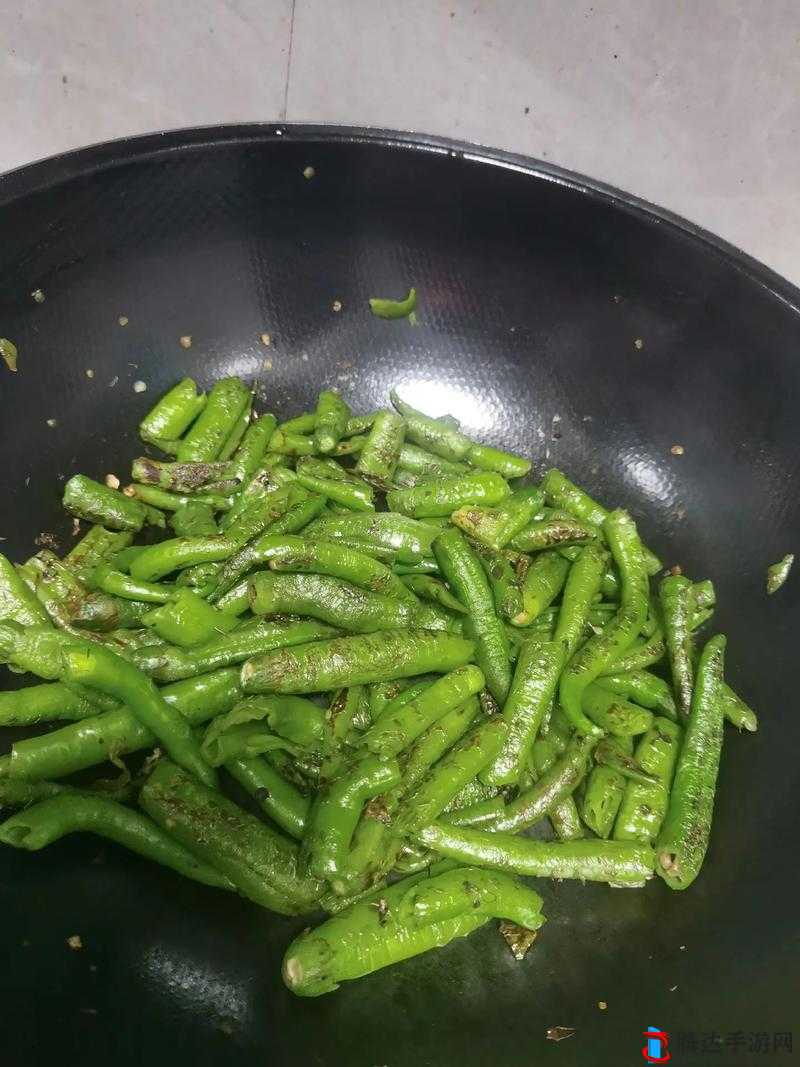 超碰自拍辣椒:火辣的自我展示