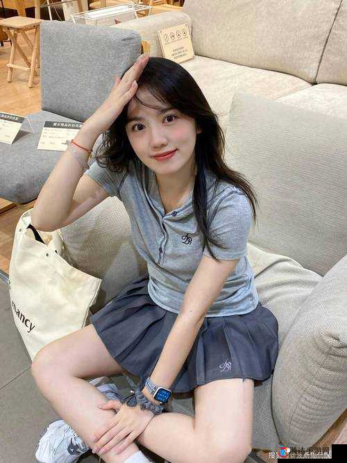 八月婷婷的成长历程与收获:从普通女孩到网红的蜕变