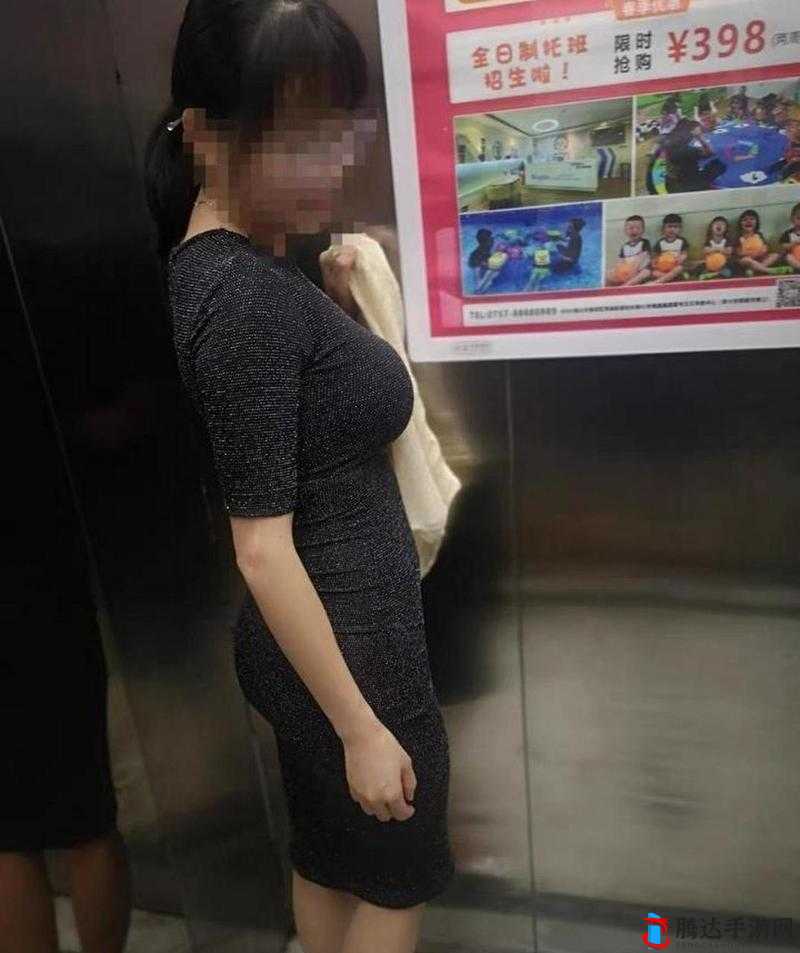 在电梯与少妇激情碰撞:M 时刻
