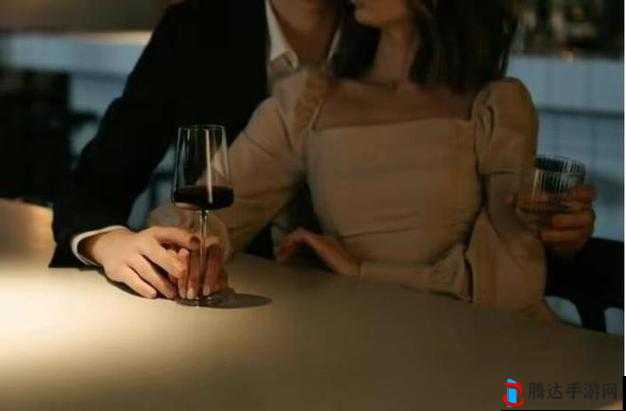 一个女子同时与两个男人交往引发的困扰探讨
