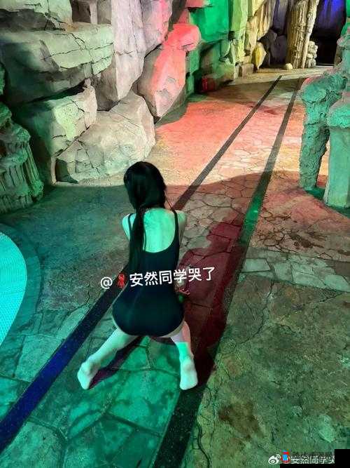 女 M 跪着趴着在刑房接受**相关内容