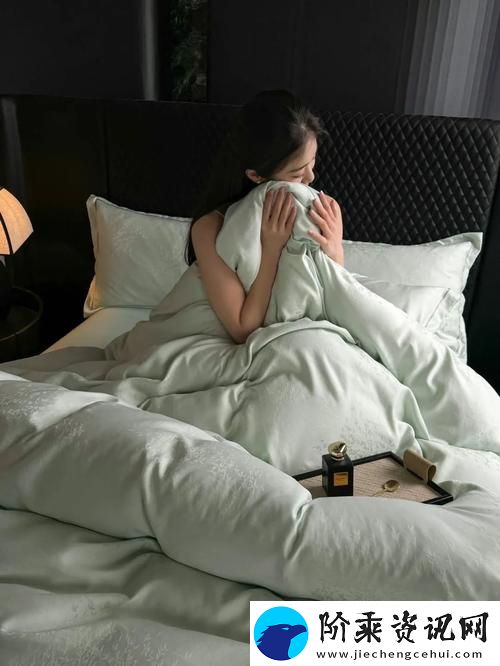 精彩纷呈陪读装睡让他滑进去了