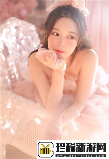 女被 c 偷看黄扒衣服洗澡引发关注，网友：震惊，不敢相信！