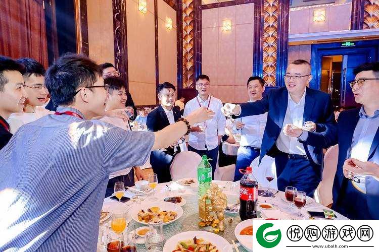 公司酒会中王总竟带其进洗手间的奇特经历
