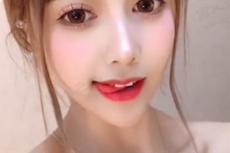 我用qie蹭同桌的  