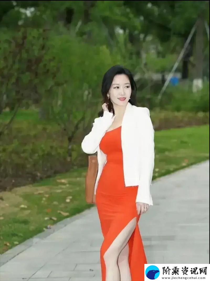 探索“丰满的继拇2理伦片”的深层意义与魅力