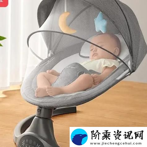 探索成长的乐趣——宝宝学会坐上摇椅自己摇晃
