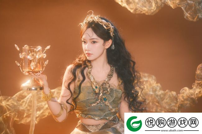 程潇化身金色蛇女