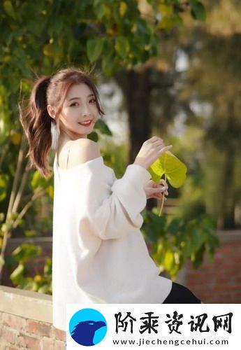 父亲有力挺送女儿的花园——如同一片希望的绿洲绽放无尽的温暖与爱！