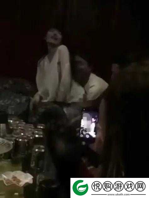 少妇真人直播免费视频吸引了许多年轻人观看