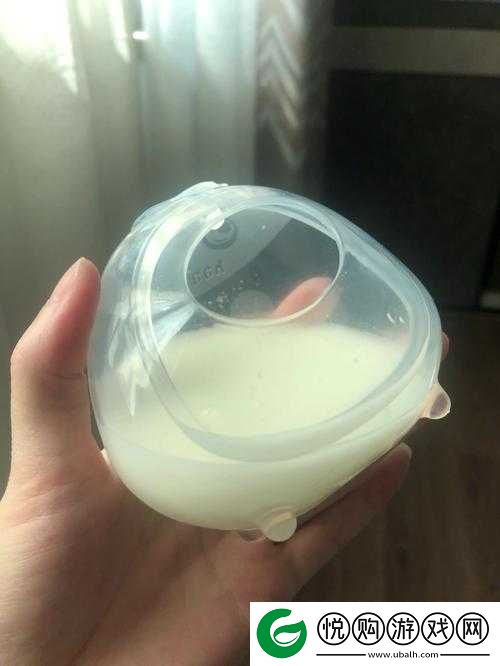 一边亲着一边面膜下奶视频