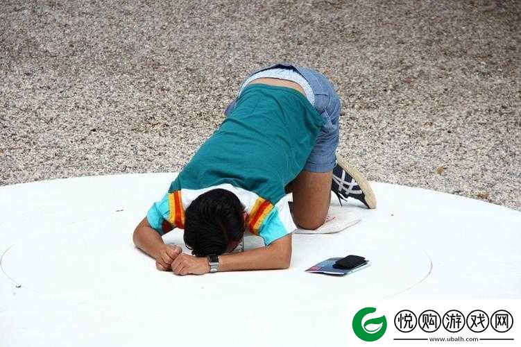 跪着主人走到面前应该怎么办