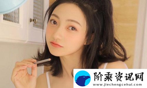 女性坐着扦插BB植物的五大益处
