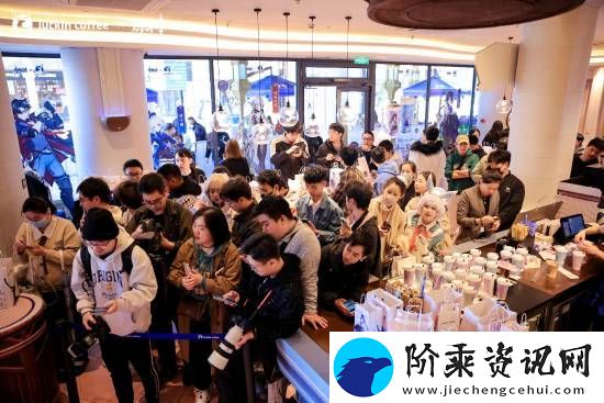 瑞幸晒原神联动新品爆单活动现场照